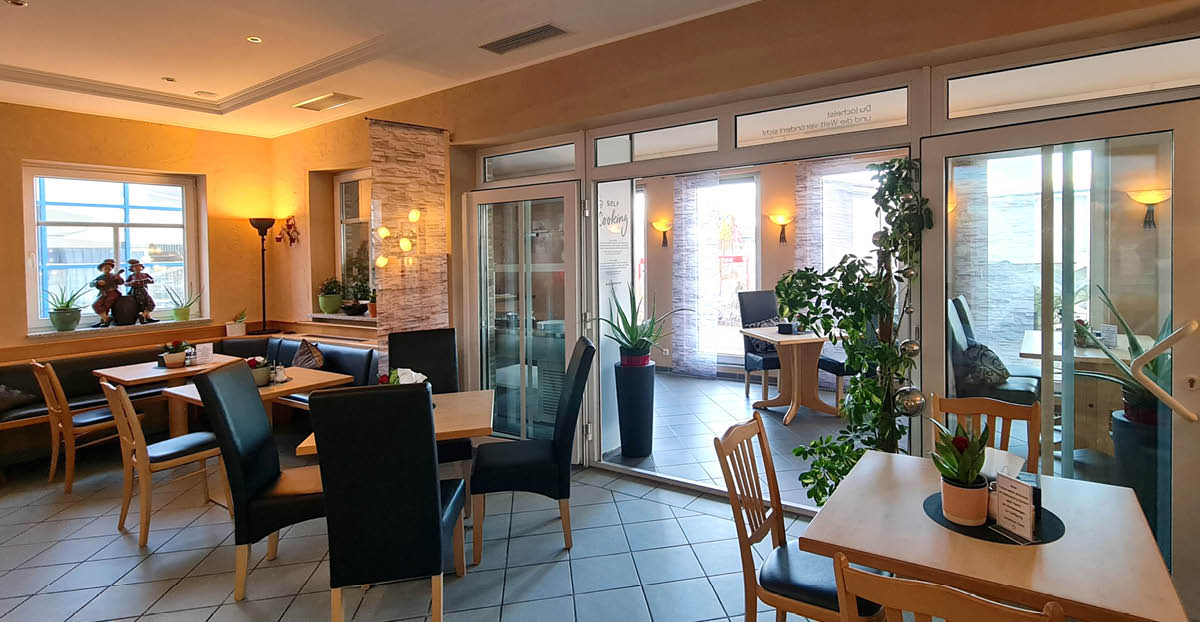 Das Bistro für die Gäste im Donau-Hotel