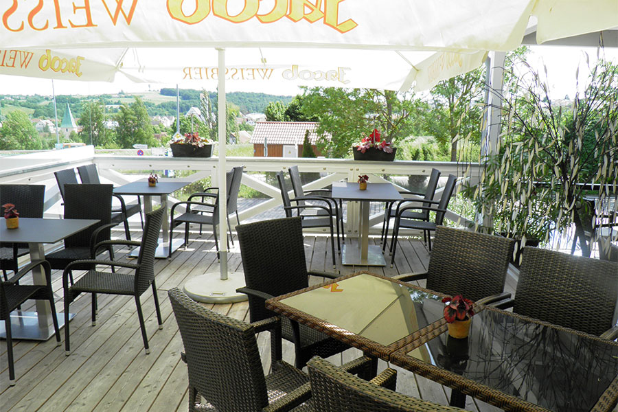 Biergarten und Terrasse im Donau-Hotel Sinzing